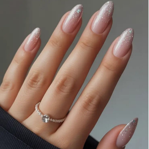 Decoratieve glitter topcoat voor manicure